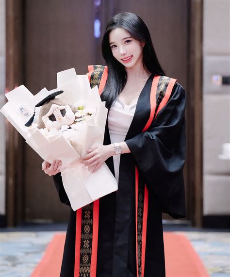 DJ AMBER NA 藍星蕾 (@amberna_official) • Instagram photos and videos