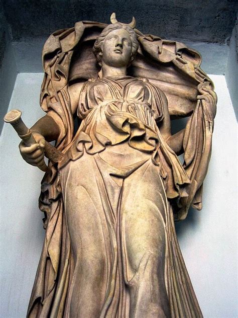 Luna - Roman Goddess of the Moon - Symbol Sage