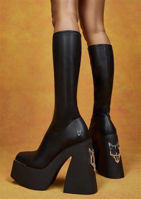 elena on Twitter | Fashion shoes, Aesthetic shoes, Funky shoes