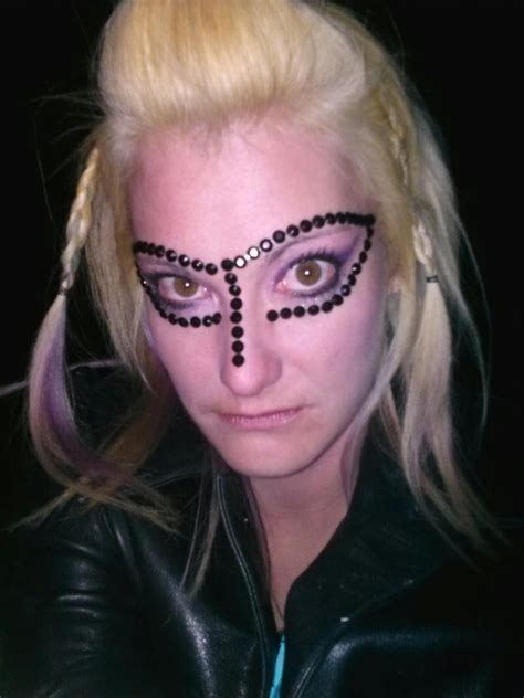 Confessions of a Lesbian Stripper: Junkyard Hotties