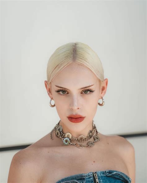 Lauren Bauer | 렌 (@laurenbauer.model) • Instagram photos and videos