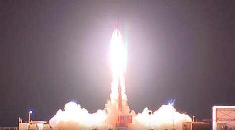 US & Australia test launch multimillion hypersonic missile (VIDEO ...