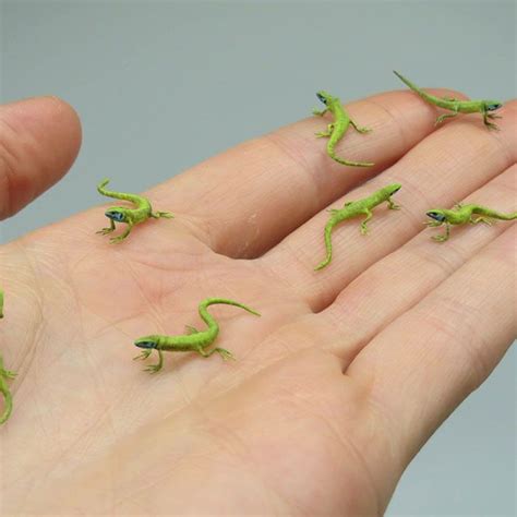 142 Biologically Accurate Miniature Animals Created By Renowned Hungarian Artist Fanni Sandor ...