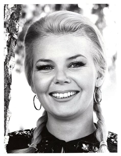 SIGRID VALDIS Actress HOGAN'S HEROES Original Vintage 7x9 Press News