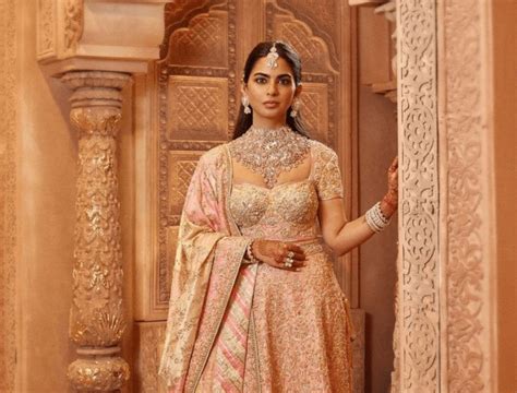 Isha Ambani Lifestyle, Family, Net Worth & Career