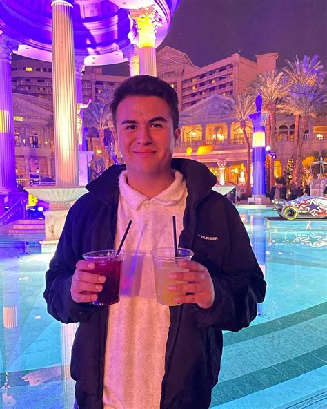 Joey Hart (@joeyyhart) • Instagram photos and videos