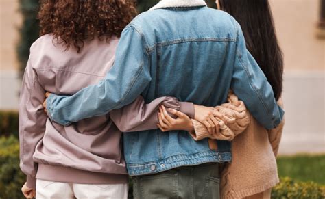 trisal construindo uma relacao  quebra padroes sociais