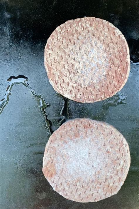 how to cook burgers on a blackstone