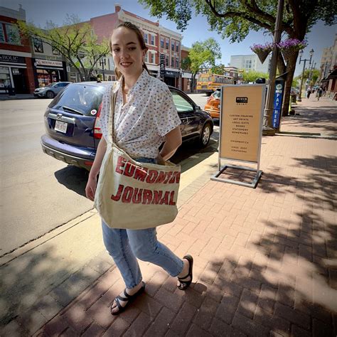 Vintage Edmonton Journal Carrier Bag | Vivid Print - Vivid Print | Bee