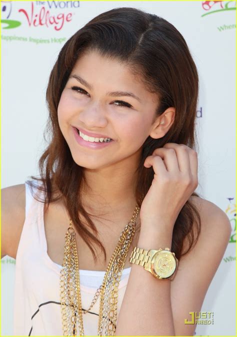 zendaya zendaya coleman photo  fanpop