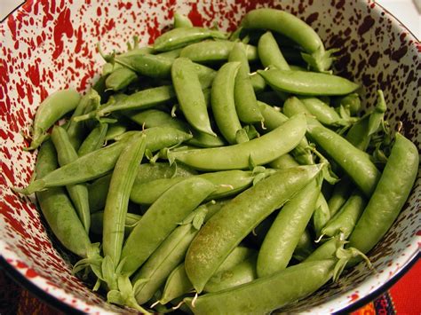 shelling peas  mountain hearth