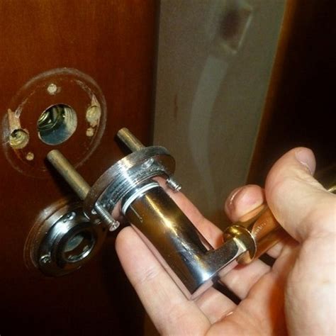Ремонт ручки металлической двери - виды неисправностей, способы ремонта ...