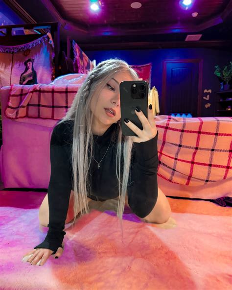 Lee (@goth__egg) • Instagram photos and videos