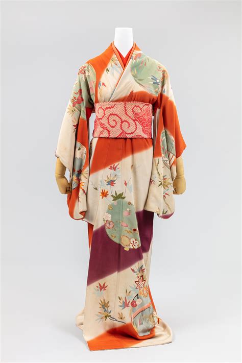 Exhibition on the 1,500 year-history of traditional Japanese women’s