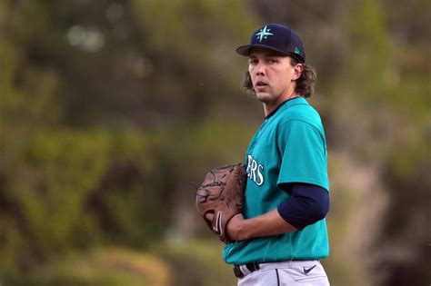 Mariners’ Logan Gilbert adding a split-finger: ‘It’s going to be a