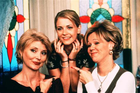 Melissa Joan Hart's Mom Dressed Up as Santa on the Set of Sabrina