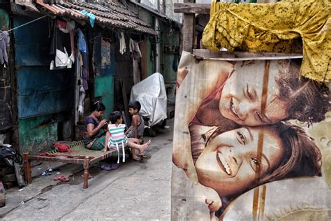 Using Juxtaposition in Street Photography – FUJILOVE MAGAZINE