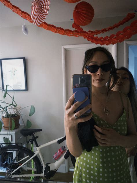 Elizabeth Ho (@realelizabethho) • Instagram photos and videos