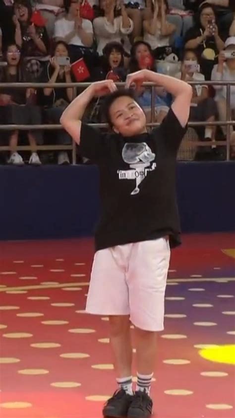 breaking queen liu qingyi  waves  hong kong cgtn