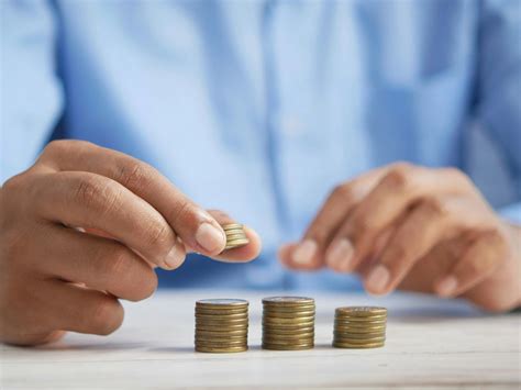 Average Salary in Canada 2025: Province & Industry Income and Wages ...