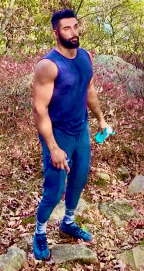 Young Staten Island doctor who awakened from 9-day coma is reunited 1