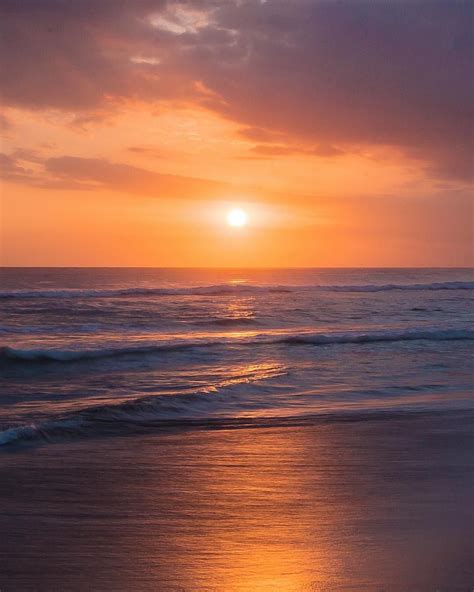 Lukisan Pemandangan Pantai Waktu Senja