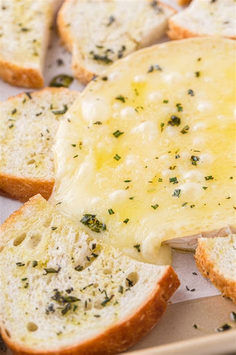 How To Make Baked Brie Appetizer - Princess Pinky Girl