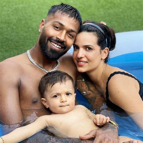 hardik pandya family background bplh