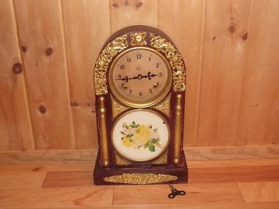 VINTAGE/ANTIQUE KEY WOUND CLOCK W/ CHIME. LARGE MANTEL CLOCK W/ KEY ...