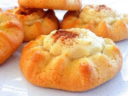 Гръцки сладки (Калицуния) със сирене маскарпоне и канела