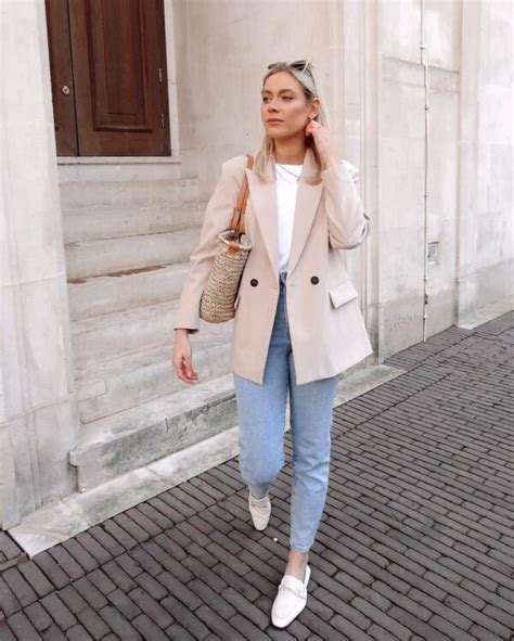 instagram poses ideas  cute  cappuccino  fashion