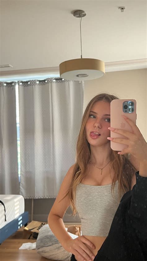 Singer Daneliya Tuleshova 🇰🇿 : r/colorful_divinity