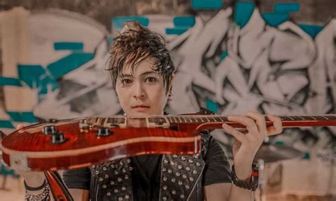 mita  virgin kangen konten berkelas