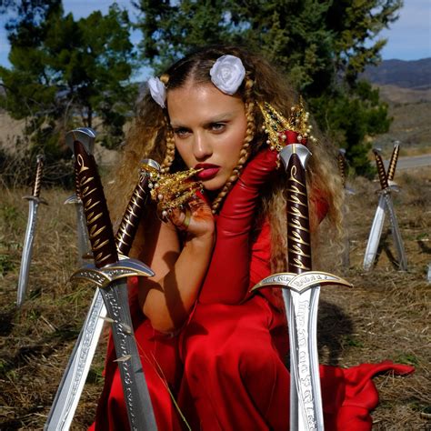 VIDEO: INTERVIEW - Elyanna Says Debut Album To Represent Her Latin