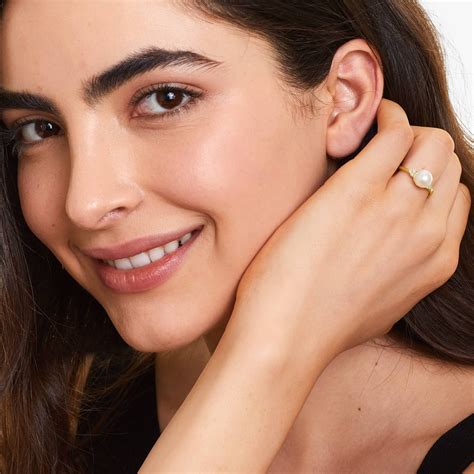 Pearl Engagement Rings: A Definitive Guide & 20 Styles- 2025