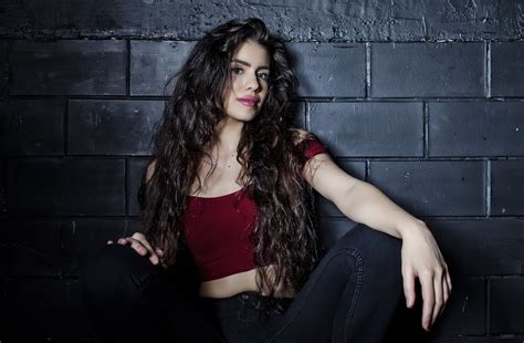 Обои Gabriela, girl, look на рабочий стол - картинки с раздела Девушки