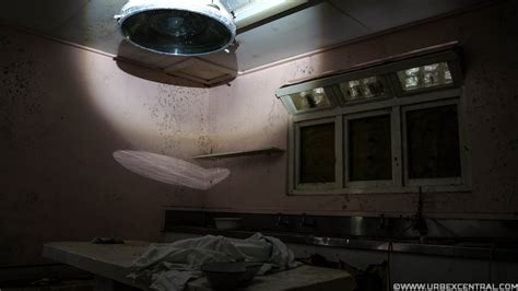 Naked Urbex in the Abandoned Morgue, North Island, New Zealand. : r