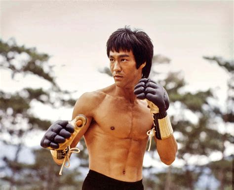 [100+] Bruce Lee Pictures | Wallpapers.com