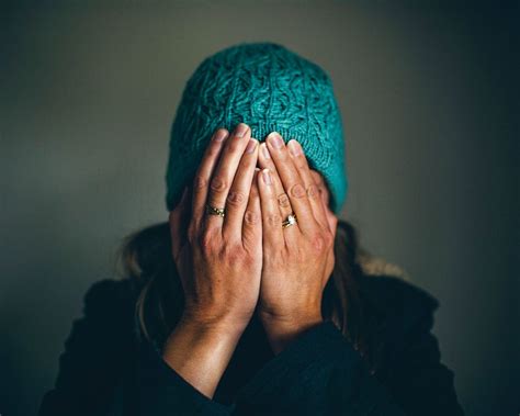 worried  worrying lions roar