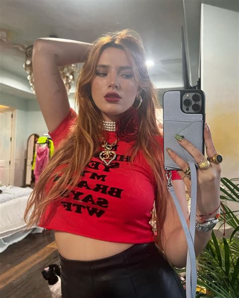Bella Thorne Live Stream Video and Photos 11/28/2022 • CelebMafia