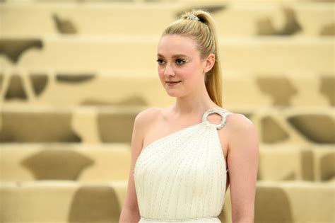 Dakota Fanning Nude Fakes