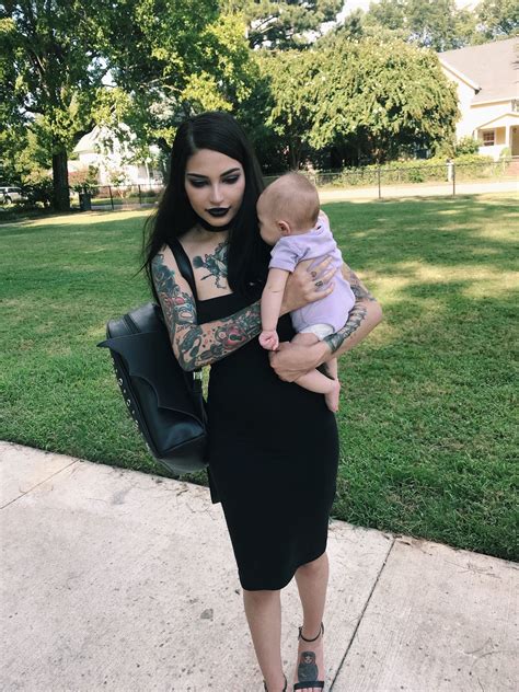 Pin by Psariokan3 on Ханако | Cute maternity outfits, Goth baby, Mom