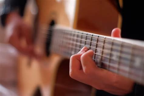 How to restring acoustic guitar.4 amazing technique's
