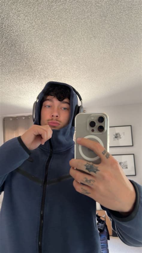 Luca Schaefer-Charlton (@mostlyluca) • Instagram photos and videos