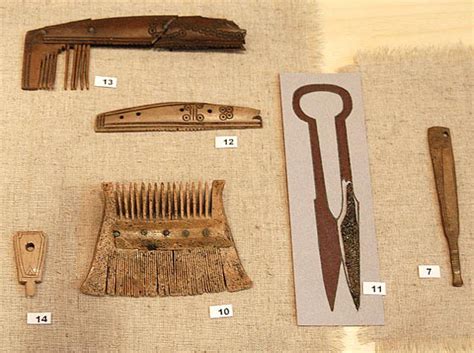 Расчески и ножницы - - www.Museum.ru