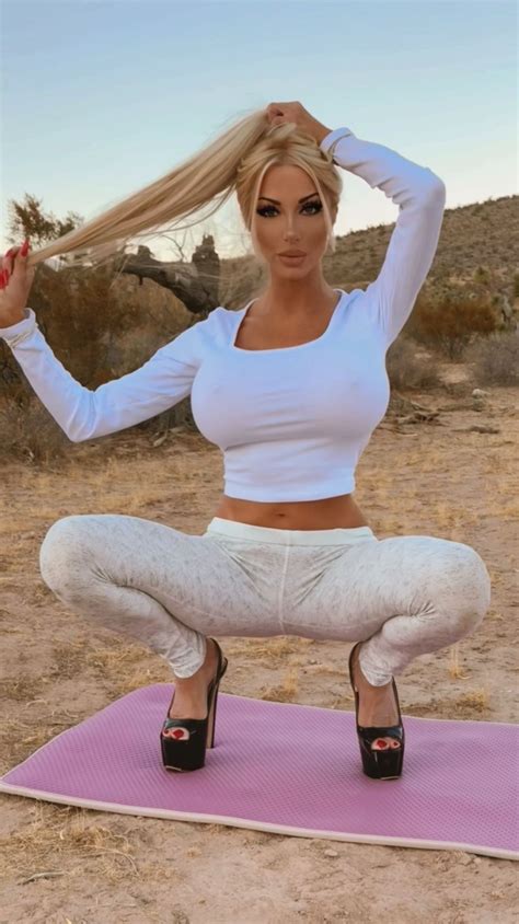 Isabell Holland | Warm up moves… #stretches #outdoors #warmup | Instagram