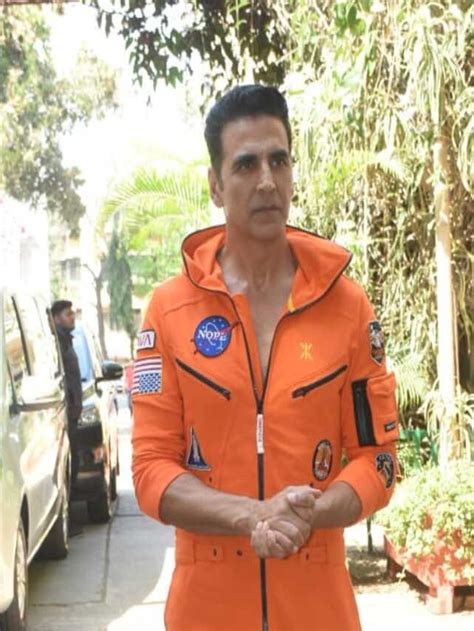 Akshay Kumar Breaks Guinness Record For Most Selfies Ever Shot