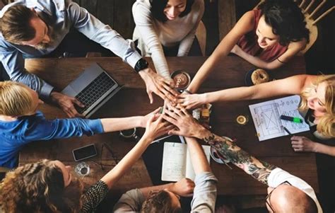 advantages  disadvantages  teamwork  business scroll