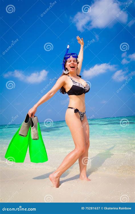 Maldives, women snorkeling stock image. Image of bora - 75281637