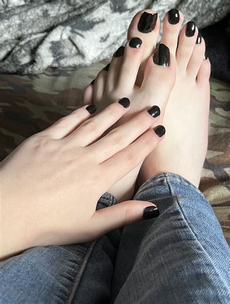 Femboy Feet :3 by ImSkylerFox on DeviantArt